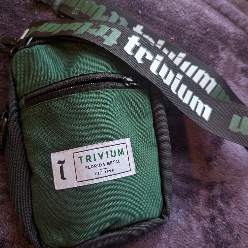 Trivium Green Crossbody Bag